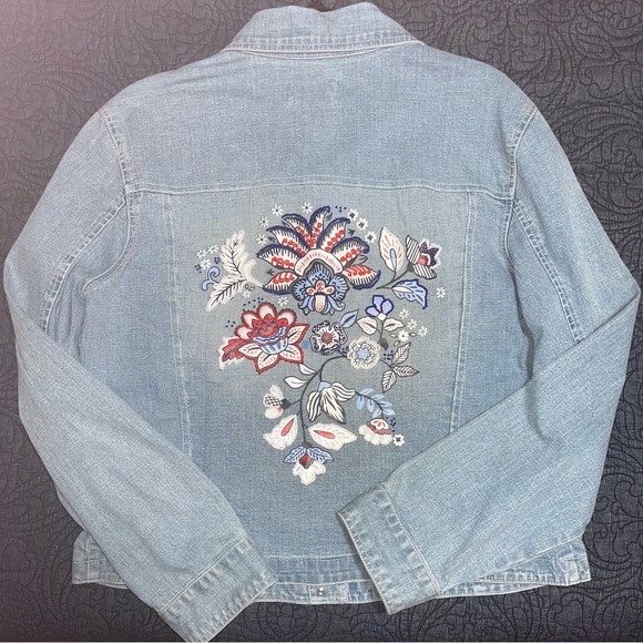 ⭐️ A.M.I. ⭐️ Vintage Denim Decorative Jacket - Picture 8 of 9